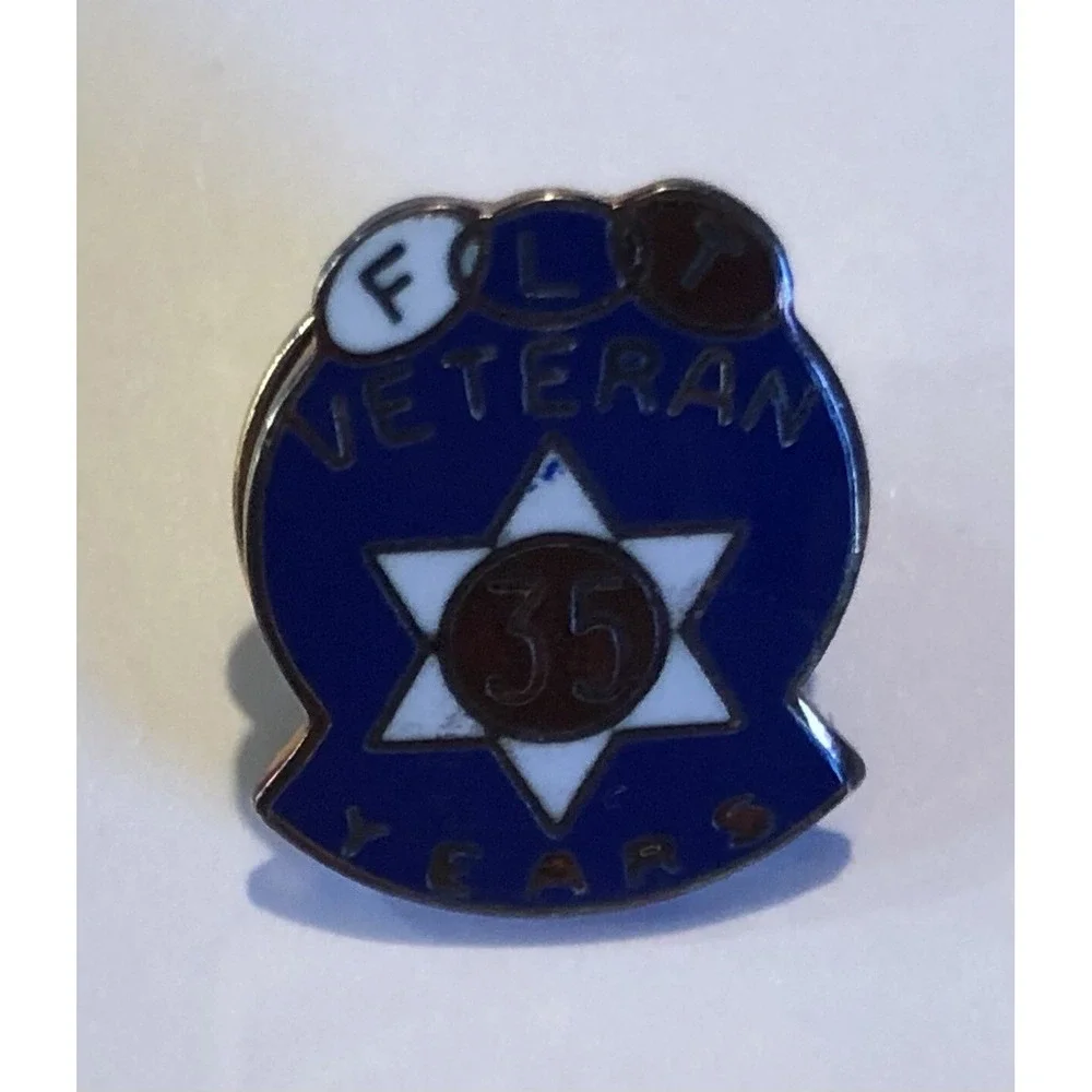 RARE Vintage FLT VETERAN 35 Years Odd‎ Fellows Anniversary Specialized Lapel Pin